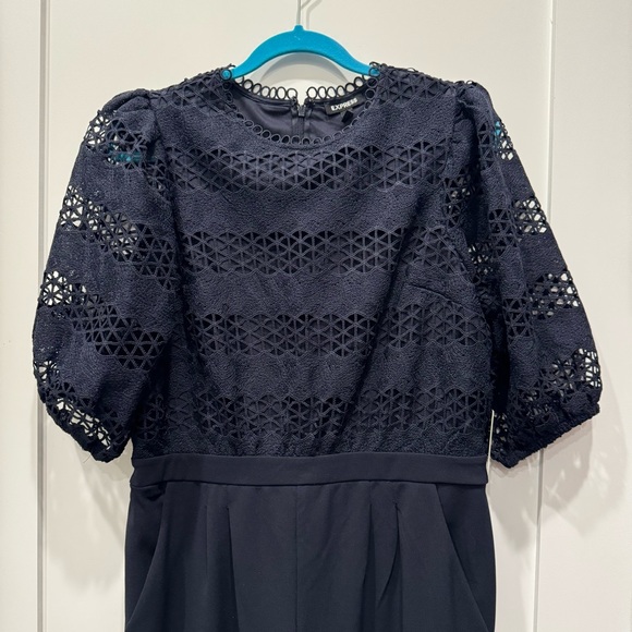 Worn Once navy blue jumpsuit, beautiful, feminine and delicate, very flattering - Picture 4 of 11